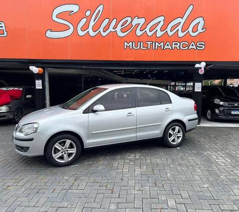 VOLKSWAGEN POLO SEDAN 1.6 8V GASOLINA 4P MANUAL